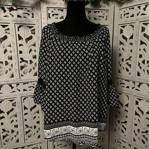 FADED GLORY BOHO SUPER SOFT BLACK & WHITE DESIGN WITH BELL SLEEVE TOP